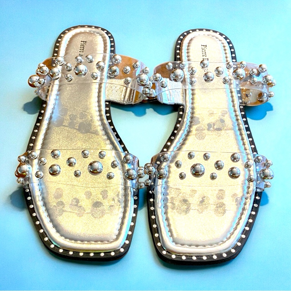 NEW Pierre Dumas The Most Pearl-fect Silver Sandals Size 9